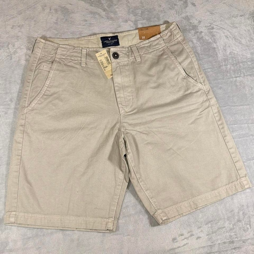 Y2K American Eagle Classic Fit Chino‎ Shorts | Khaki | Size 32